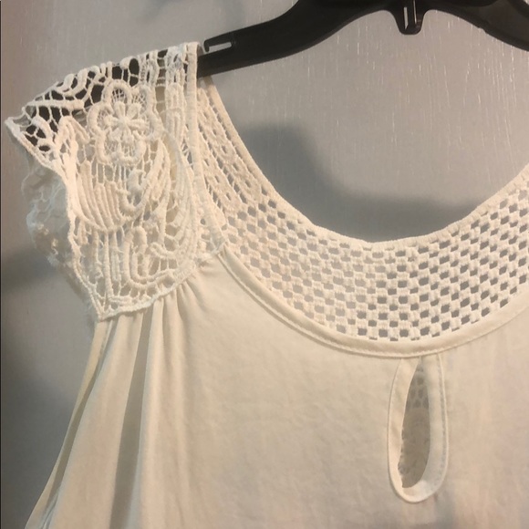 🤍 FRANCESCA’S/ Delicate Boho Top 🤍 - Picture 3 of 4